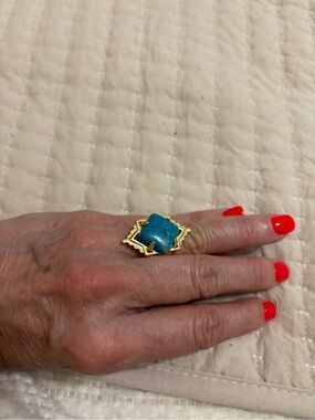 Kendra Scott Gold-Plated Ring with Square Turquoise Stone - size 7